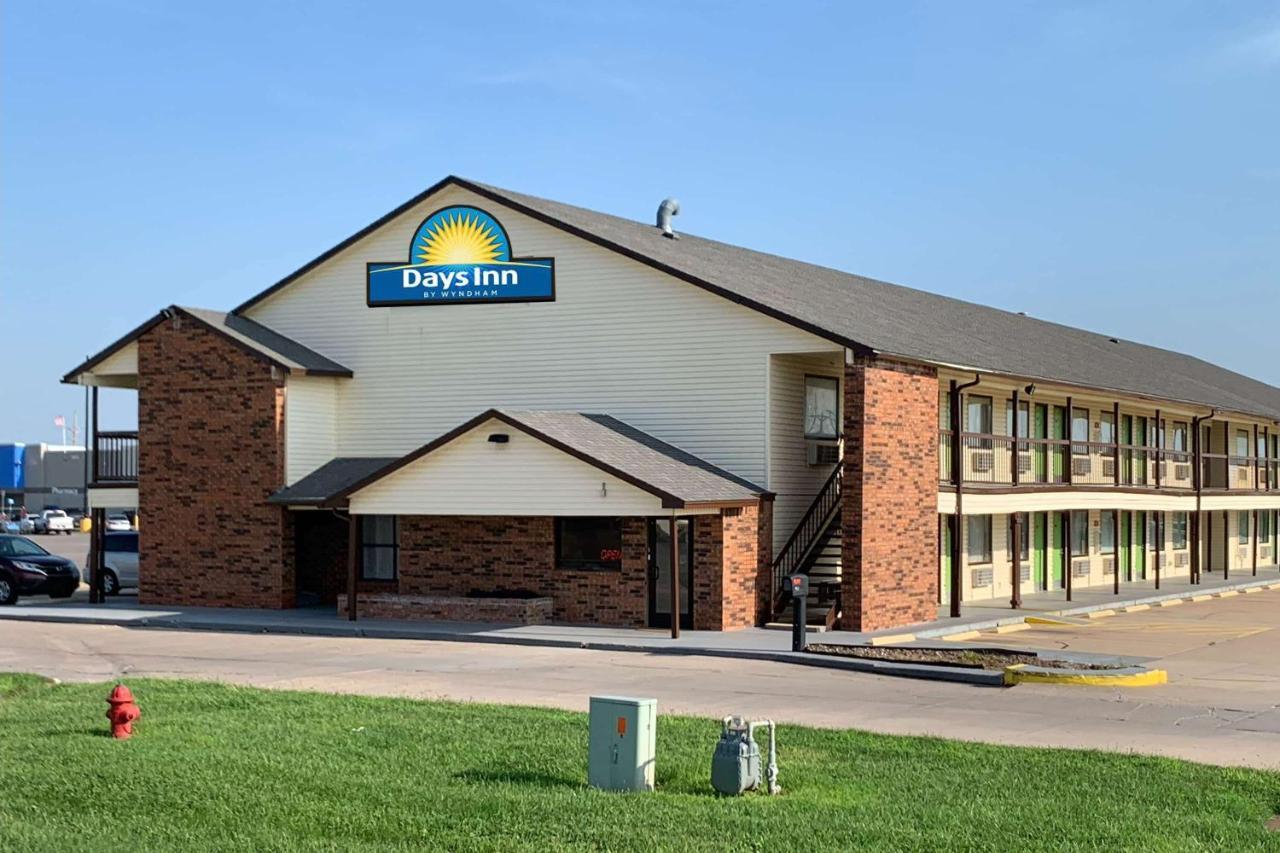 Days Inn By Wyndham Pratt Luaran gambar