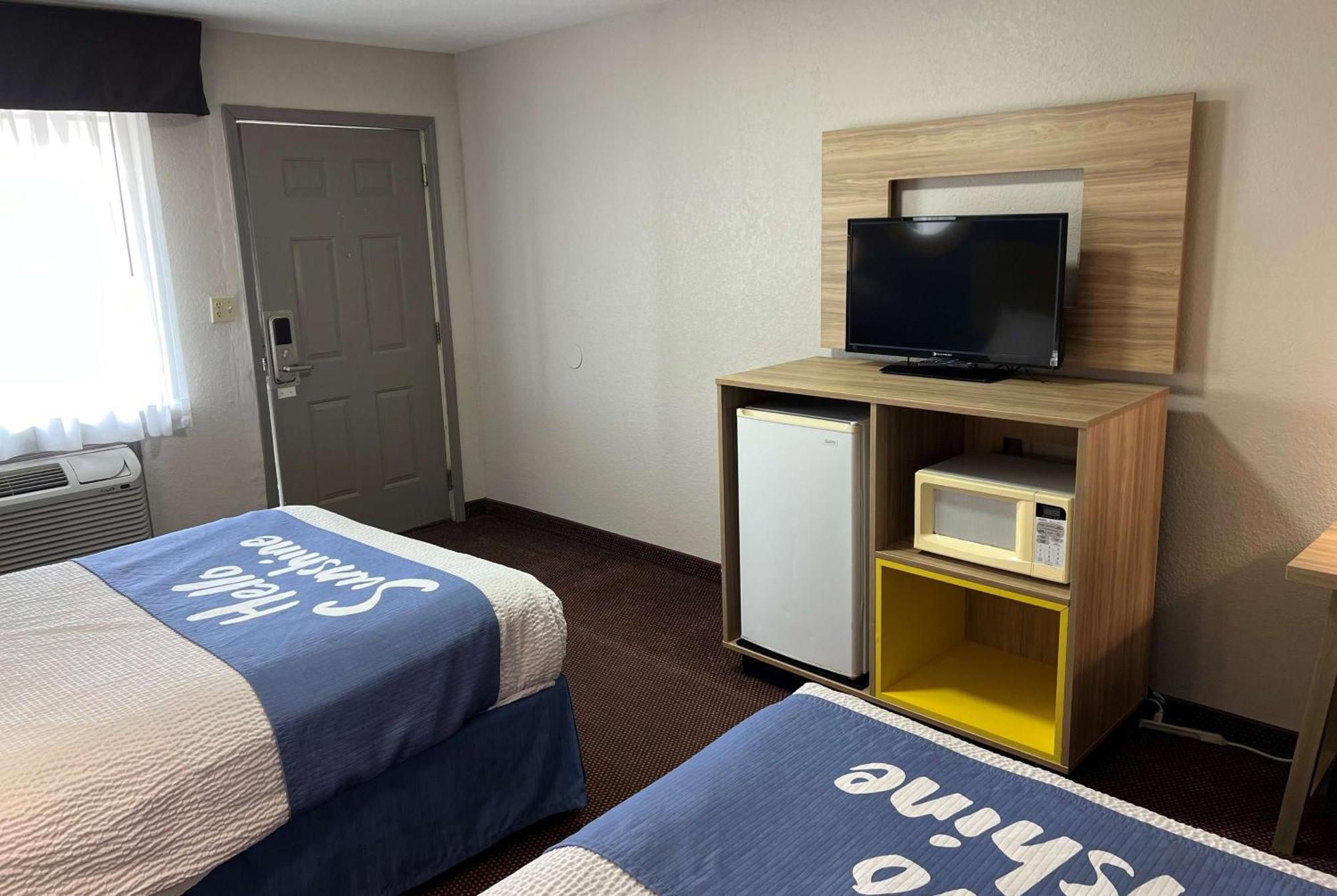 Days Inn By Wyndham Pratt Luaran gambar