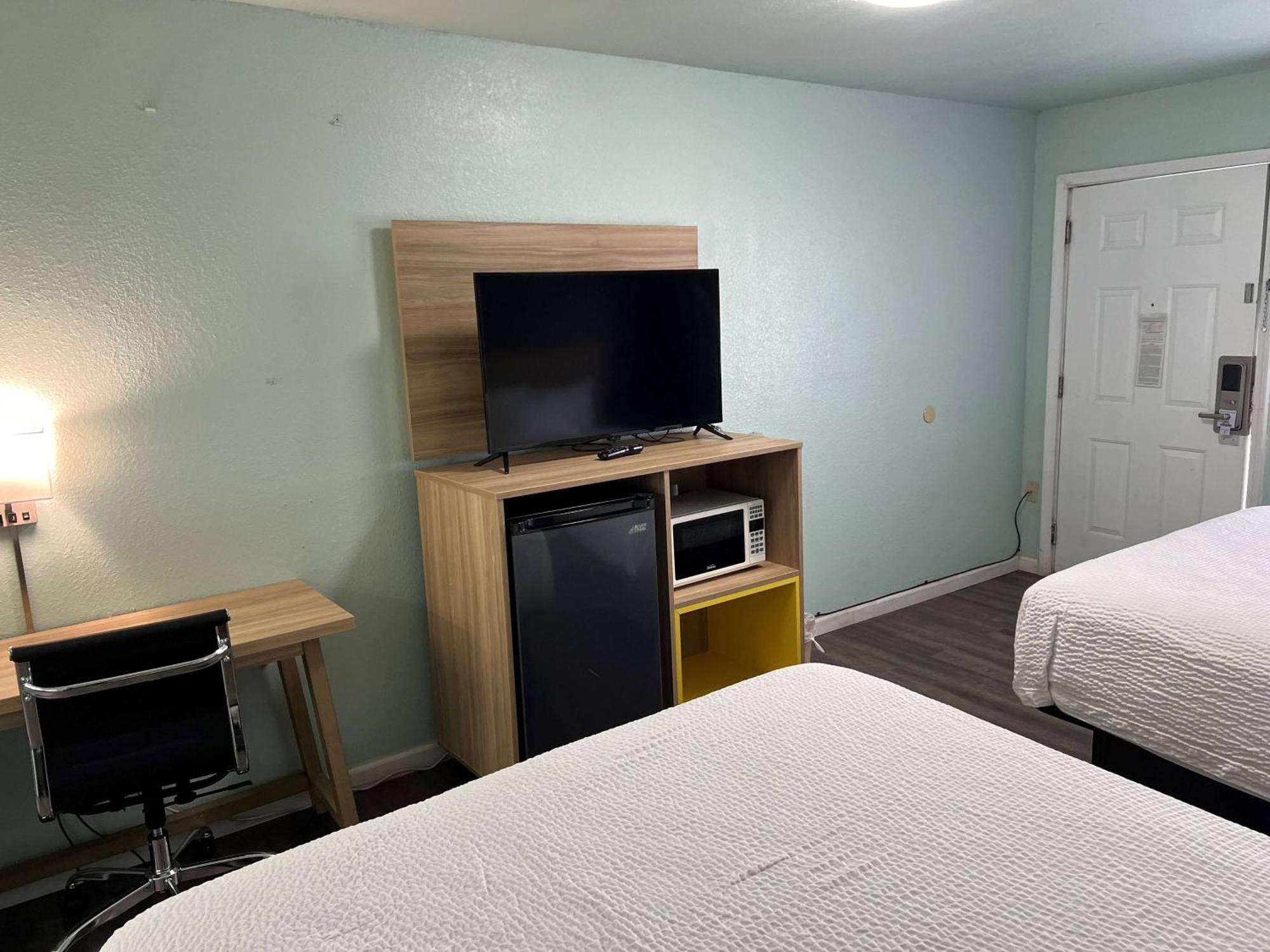 Days Inn By Wyndham Pratt Luaran gambar